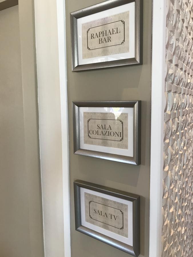 Hotel Raphael Бордихера Екстериор снимка