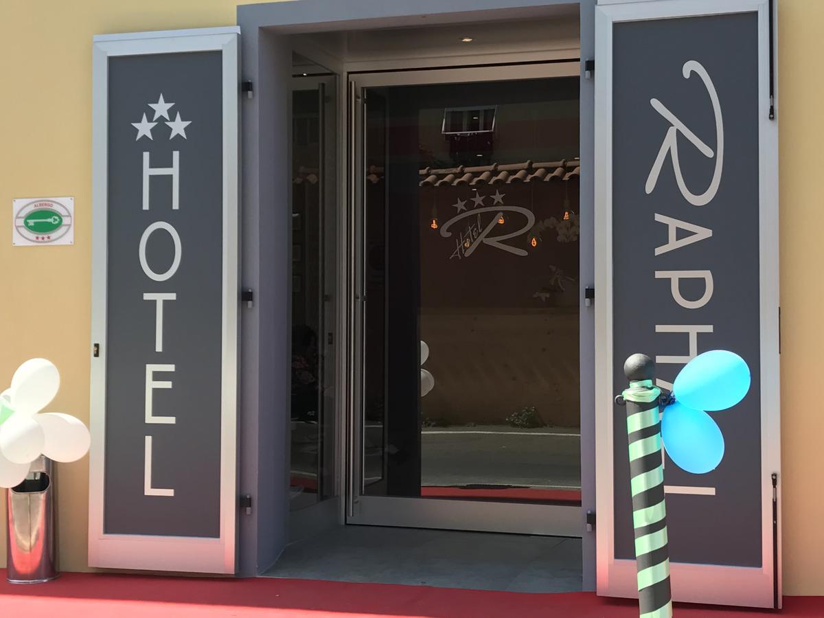 Hotel Raphael Бордихера Екстериор снимка